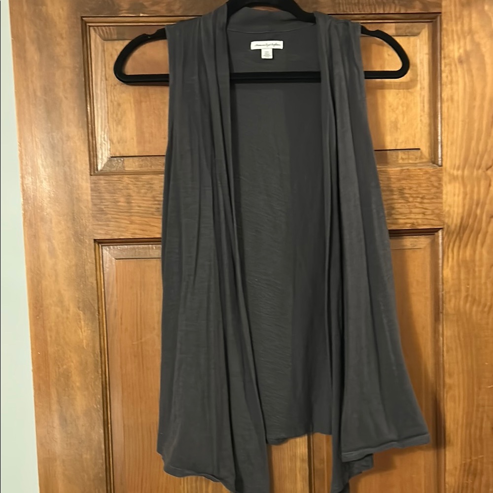 American Eagle Gray Sleeveless Open Cardigan, Medium